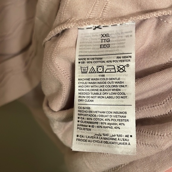 EUC Old Navy women’s Everywear Tee XXL​ - Picture 4 of 4